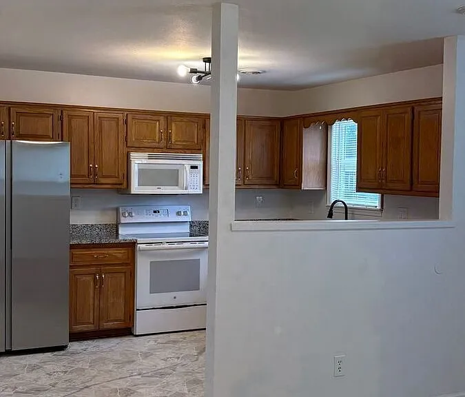 317 Woods Ave — Photo 5