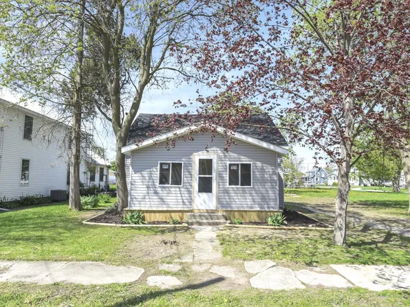 506 Washington St, Port Clinton, OH 43452