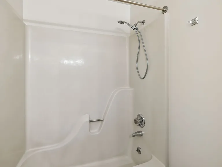 1421 Huntington Dr — Photo 16