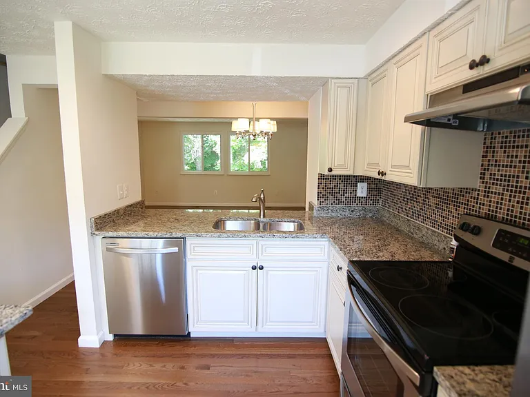 8070 Grandview Ct — Photo 7