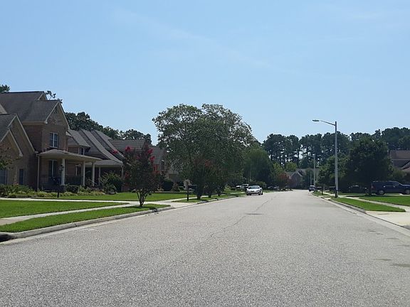 4th image of 316 Naples Ct