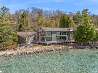 3151 Crystal Dr, Beulah, MI 49617
