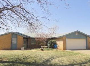 211 Sycamore Ave, Elk City, OK 73644