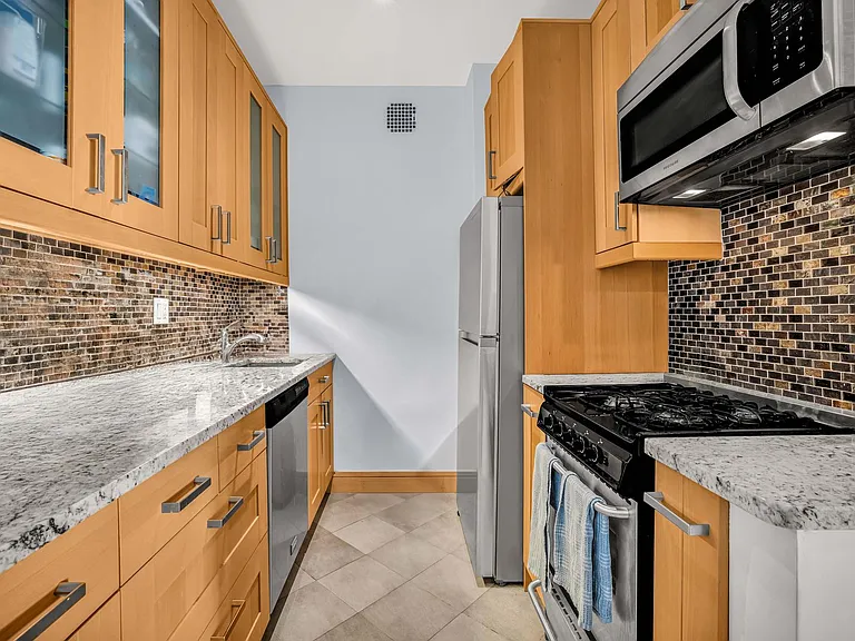 60 E 8th St #33M — Photo 5