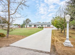 7662 N Leonard Ave, Clovis, CA