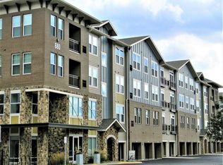 690 E Algonquin Rd #1209, Schaumburg, IL 60173