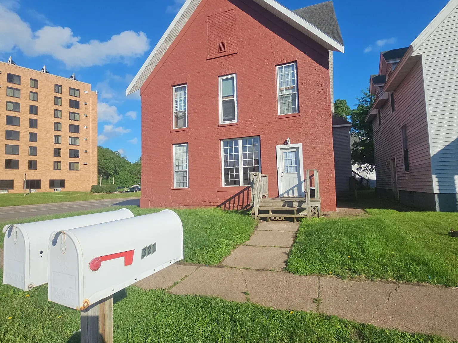 4 bed, 1.0 bath, $395 — Photo 2