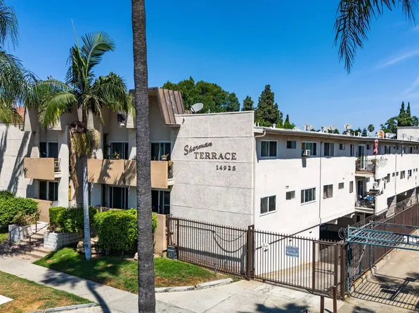 14925 Sherman Way, Van Nuys, CA 91405