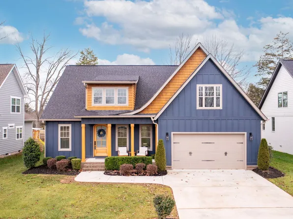 9290 White Ash Dr, Ooltewah, TN 37363