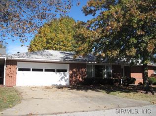 650 Douglas Pl, Alton, IL 62002