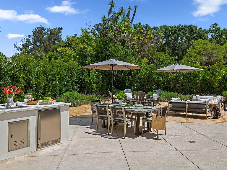2402 Calle Montilla — Photo 24