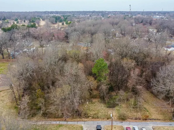 2919 Boone Ln, Paducah, KY 42003