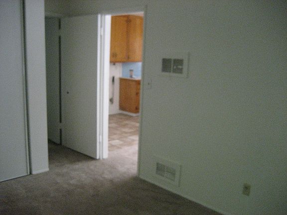 5th image of 67 S Daisy Ave APT 1