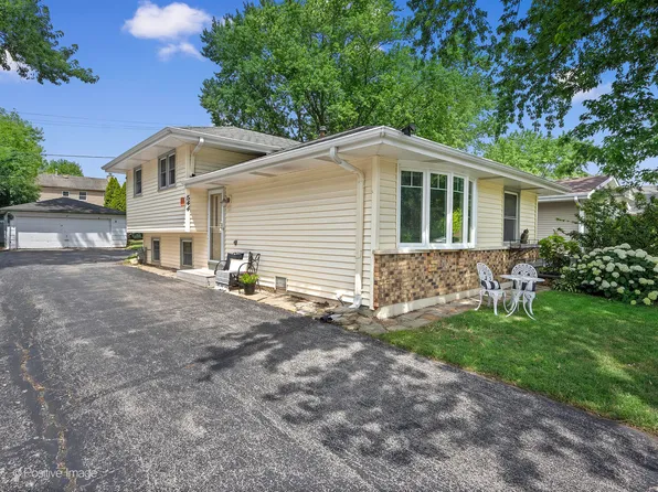 0S544 East St, Winfield, IL 60190