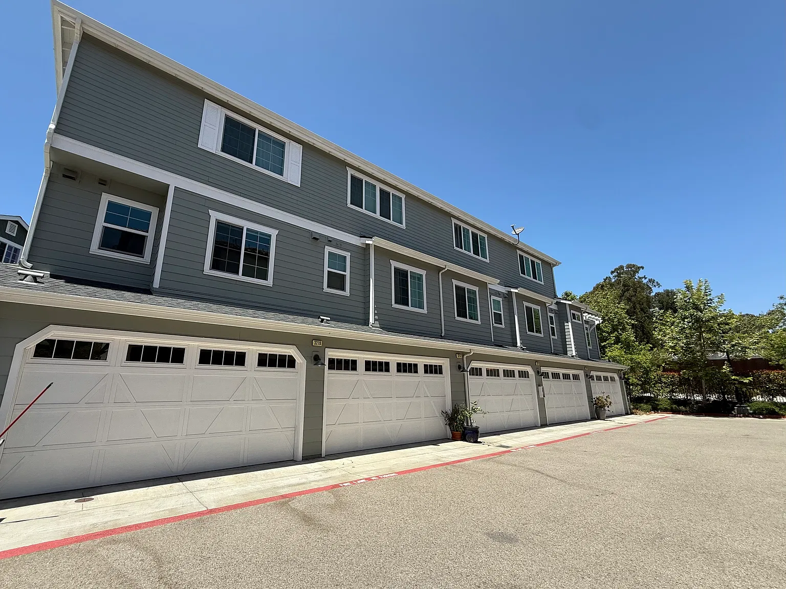 3219 Fennel Ln — Photo 4
