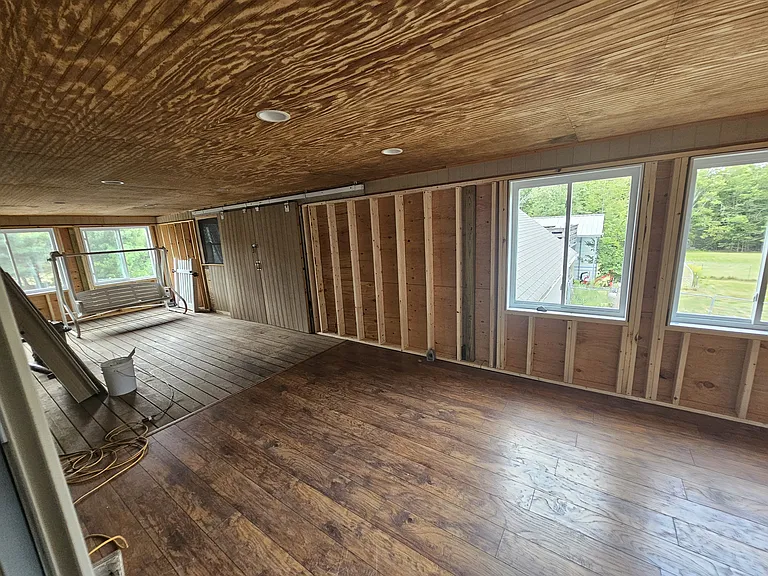 585 High St — Photo 13