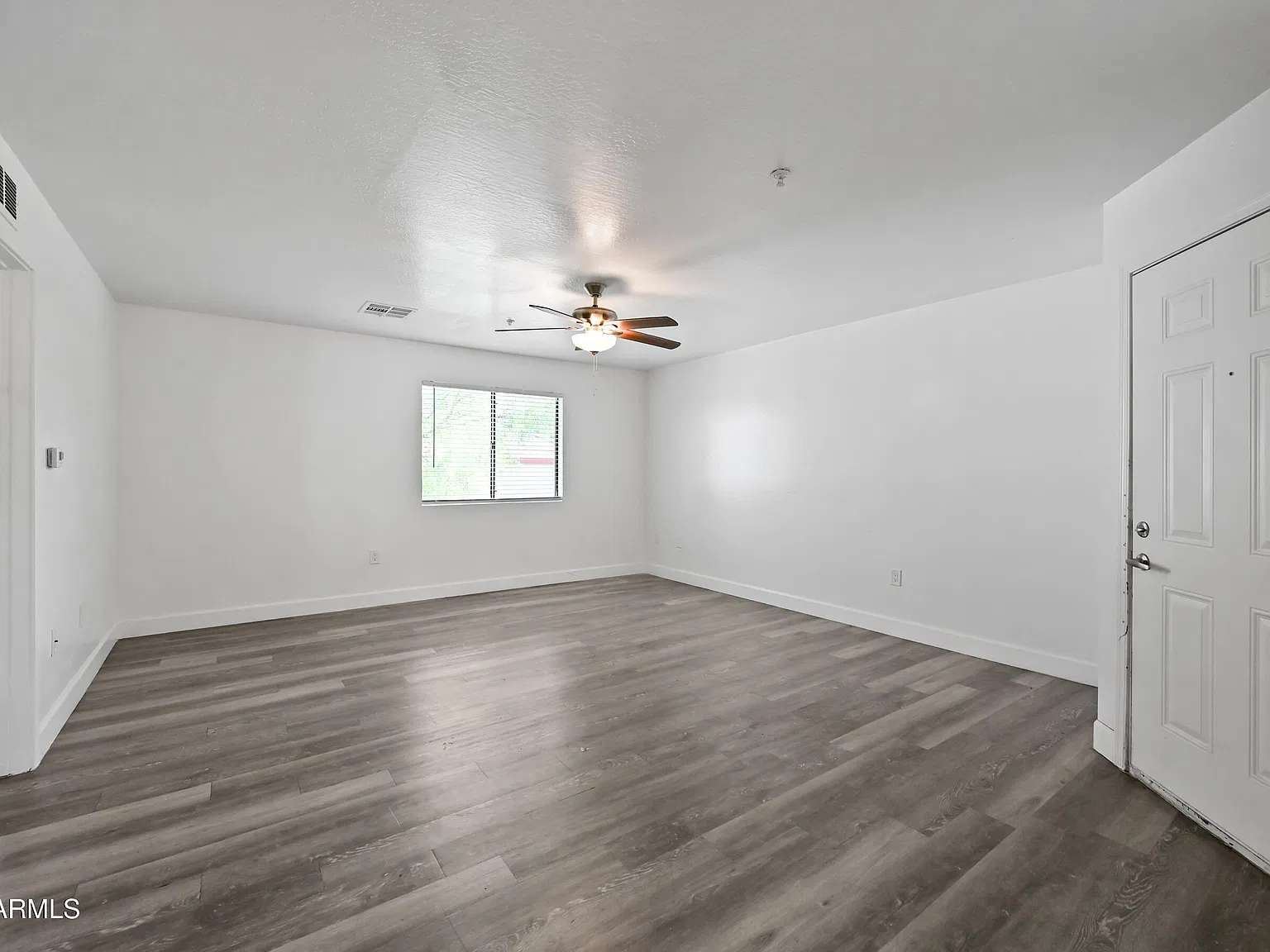 3 bed, 2.0 bath, 1161 sqft, $1,299 — Photo 4