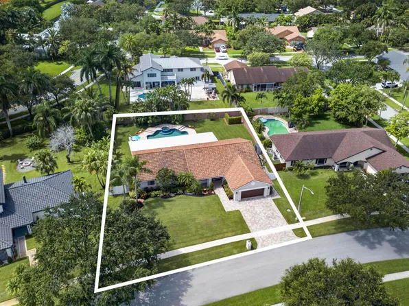 20250 NW 5th Street, Pembroke Pines, FL 33029