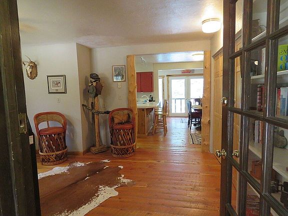 Game room w pull out sofa