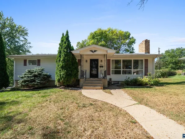 2113 S Van Eps Ave, Sioux Falls, SD 57105