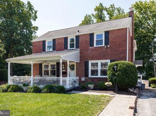 328 Twin Oaks Dr, Havertown, PA 19083