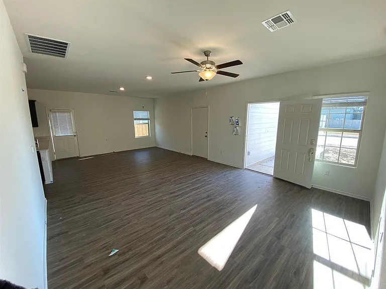 3508 Lodgepole Dr — Photo 8