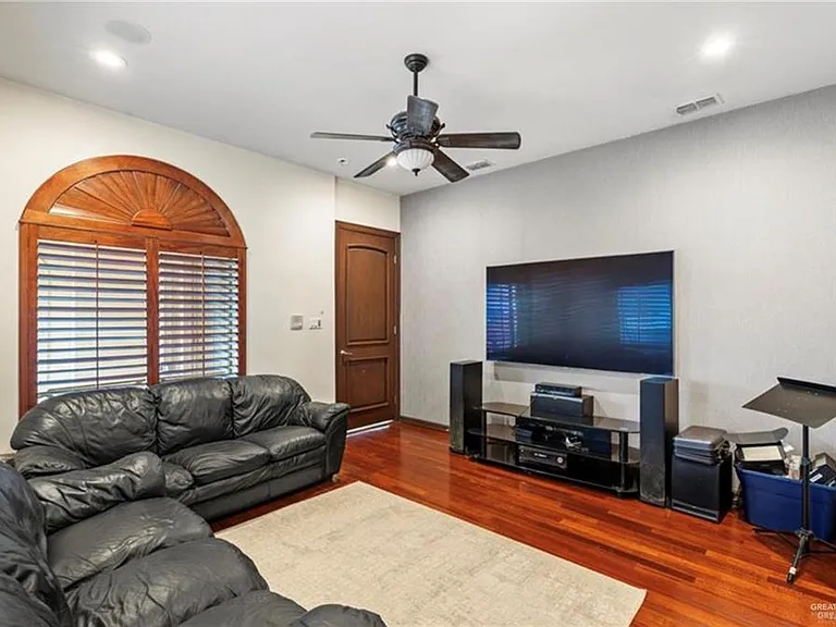 4202 San Efrain — Photo 11
