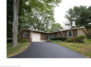 15 Dearborn Dr, Cape Elizabeth, ME 04107