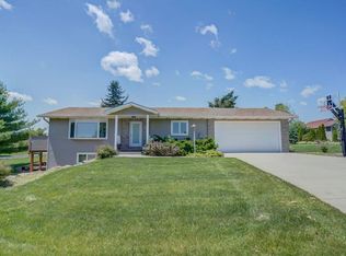 1302 Sugar Maple Ln, Verona, WI 53593