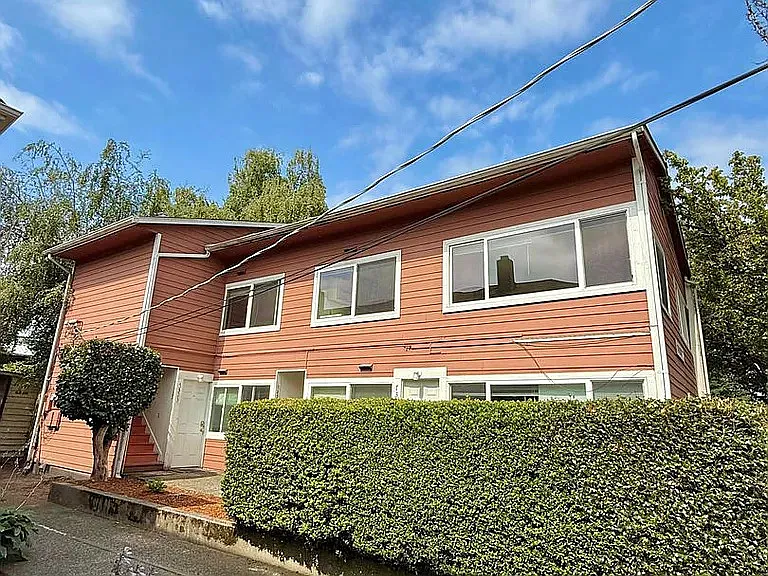 7319 Woodlawn Ave NE #7319 — Photo 1