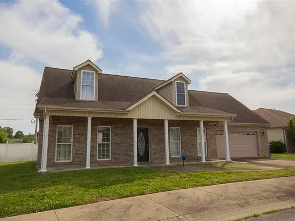2622 Legends Dr, Paducah, KY 42001