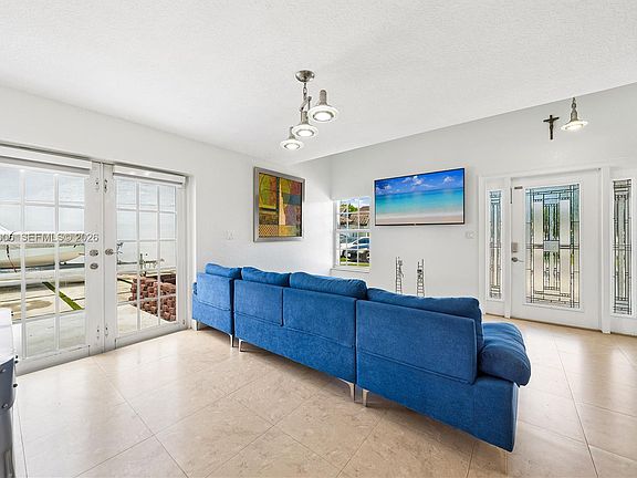 5th image of 10350 SW 136th Ct