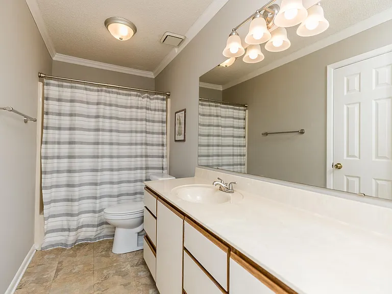 134 Sussex Dr — Photo 13