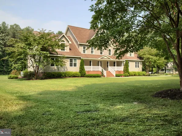 5698 Captain Woodlands Ln, Gloucester, VA 23061