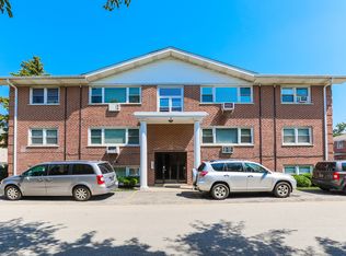 10153 Hartford Ct APT 2B, Schiller Park, IL 60176