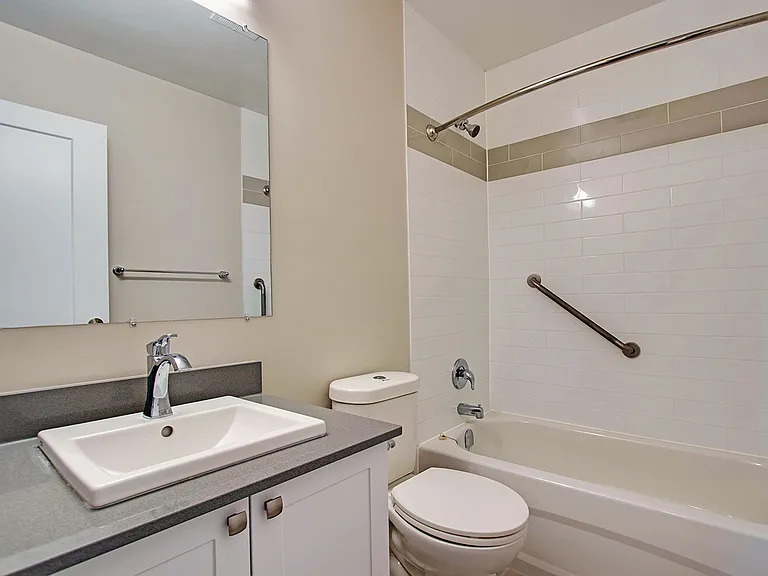 180 Grand Ave S — Photo 5