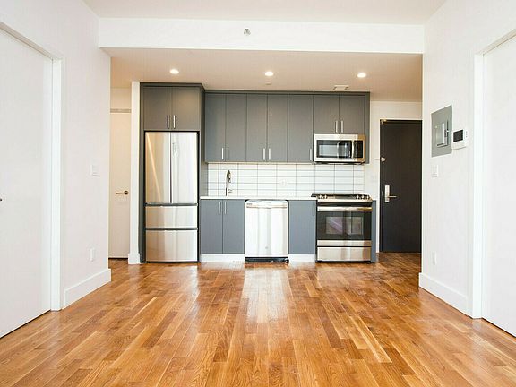3rd image of 1247 Atlantic Ave Penthouse 1004