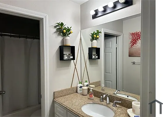 1213 Washington Ave #2 — Photo 8