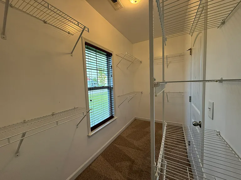 Master Walk in Closet B