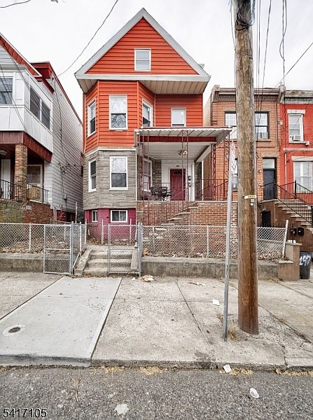 1st image of 193 Clerk St