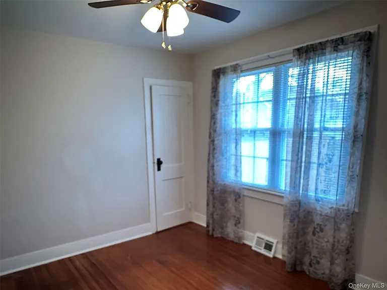 517 Flint St — Photo 10