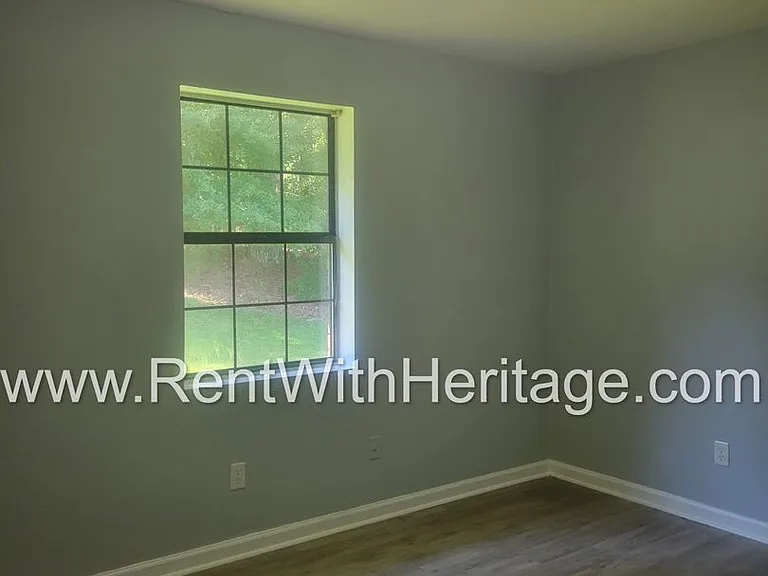 1049 Old Powder Springs Rd SW — Photo 11