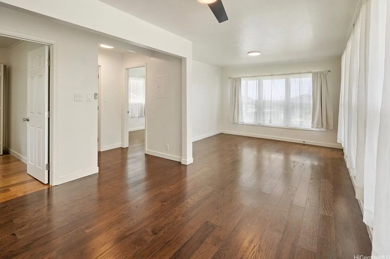 3 bed, 1100 sqft, $3,500 — Photo 3