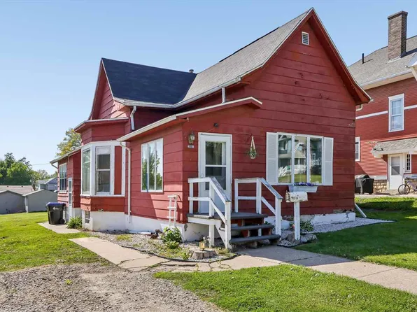 1514 7th Ave, Belle Plaine, IA 52208