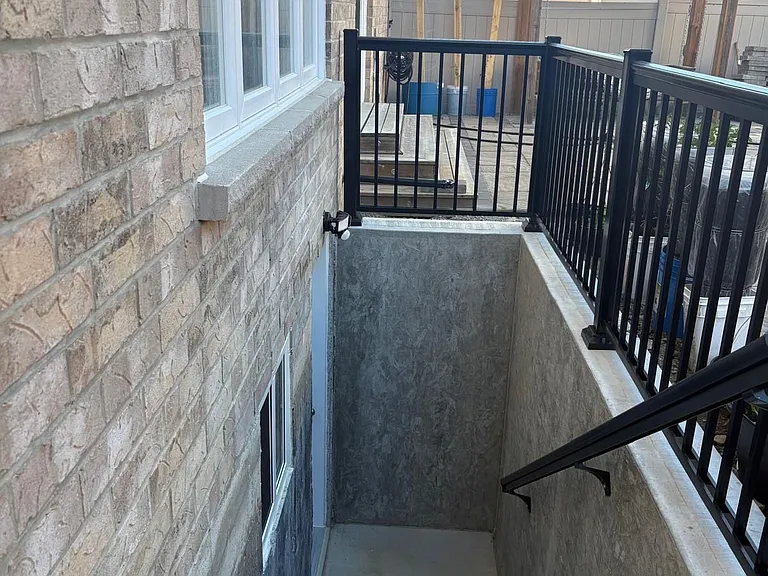 114 Snowling Dr #BASEMENT — Photo 2