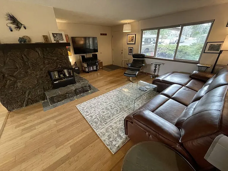 1677 SW Knoll Ave — Photo 3