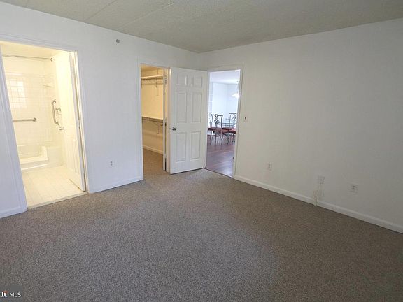 5th image of 2605 Douglass Rd SE #102