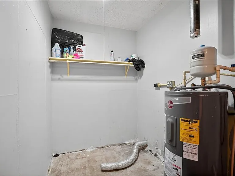 7259 Mayfair Cir — Photo 12