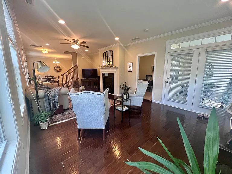 4116 Vallonia Dr — Photo 3
