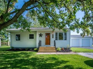 3202 Saunders Settlement Rd, Sanborn, NY 14132